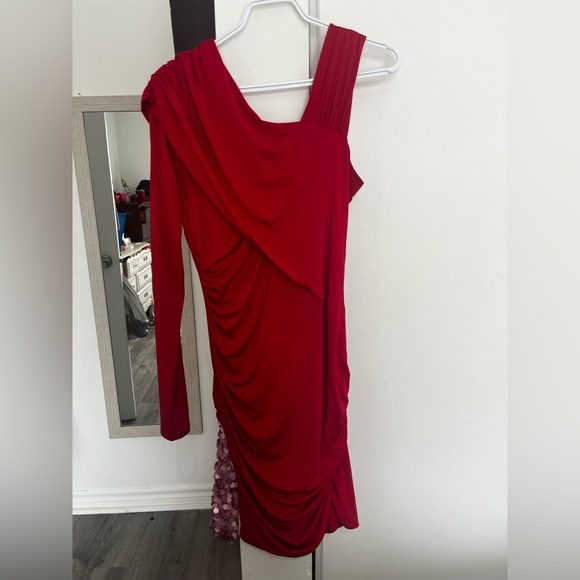 VENUS red dress - Picture 2 of 3